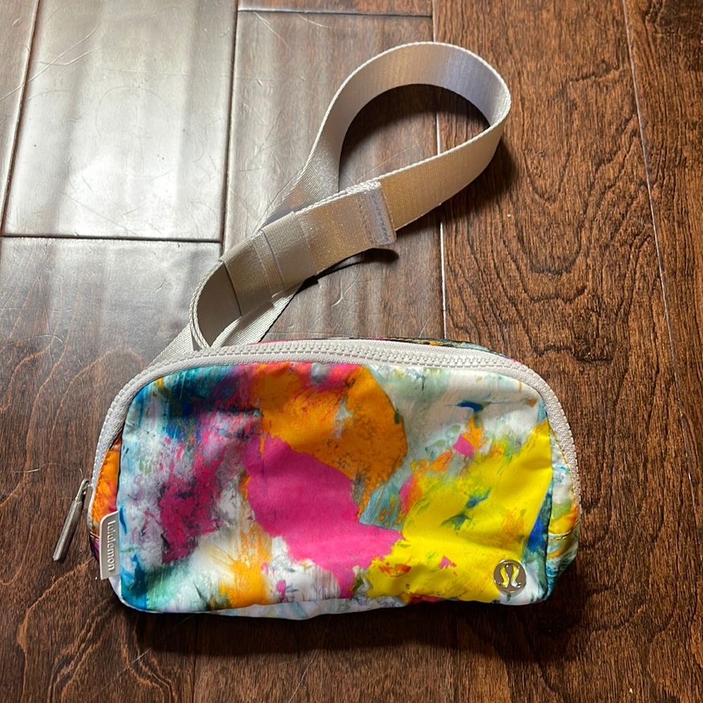 Lululemon Everywhere Belt Bag, multi Splatter color